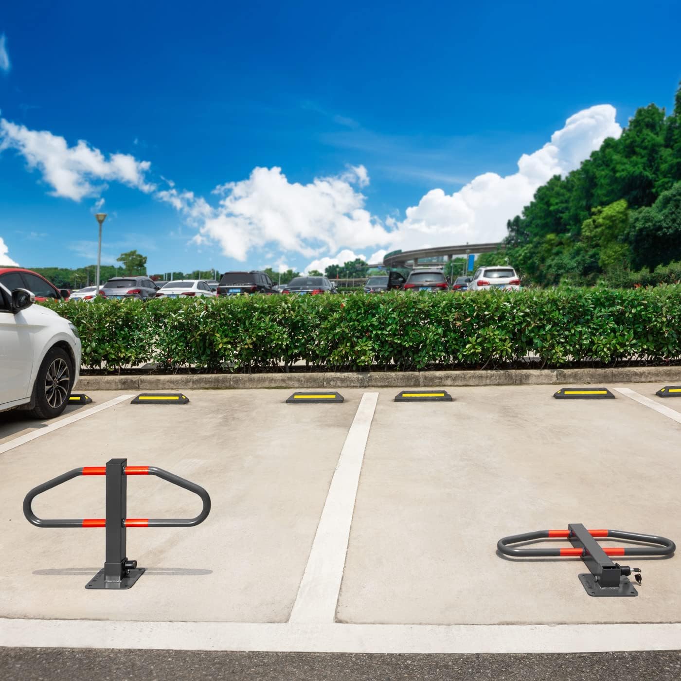 MONZANA® Parkplatzsperre 2 Schlüssel klappbar integriertes Schloss Stahl Robust Parkpfosten Parkplatzbügel Sperrpfosten — Ansicht 2